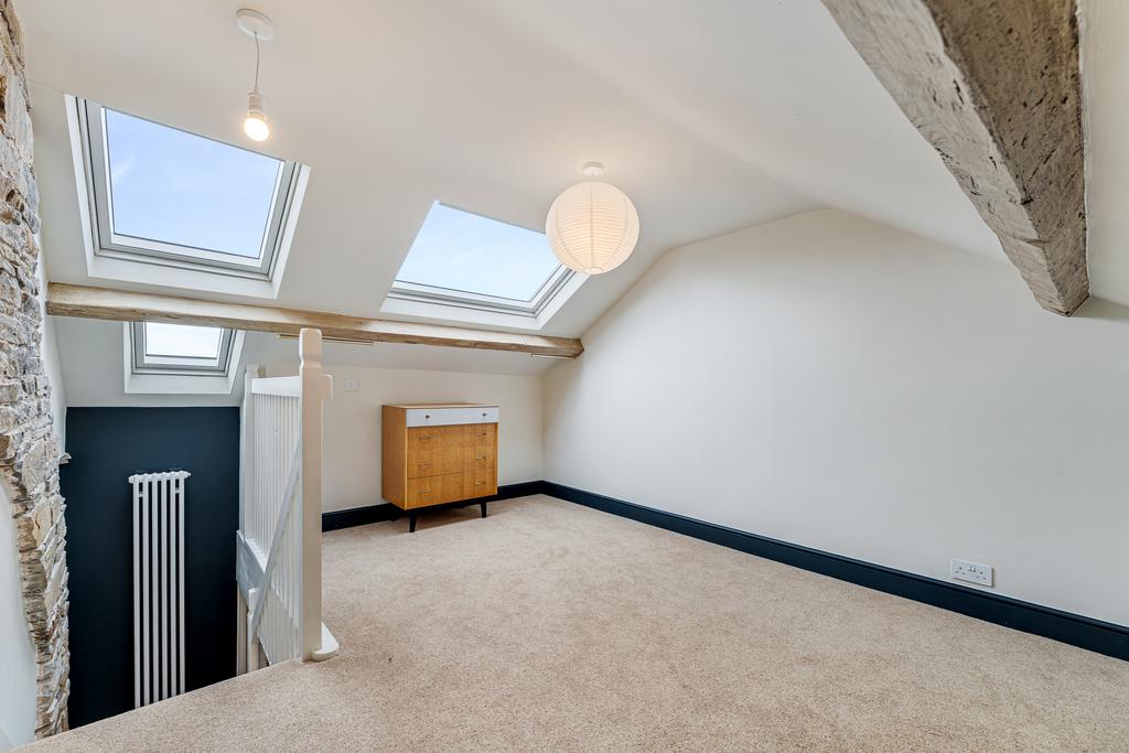 155 COMPSTALL ROAD Loft 10.jpg
