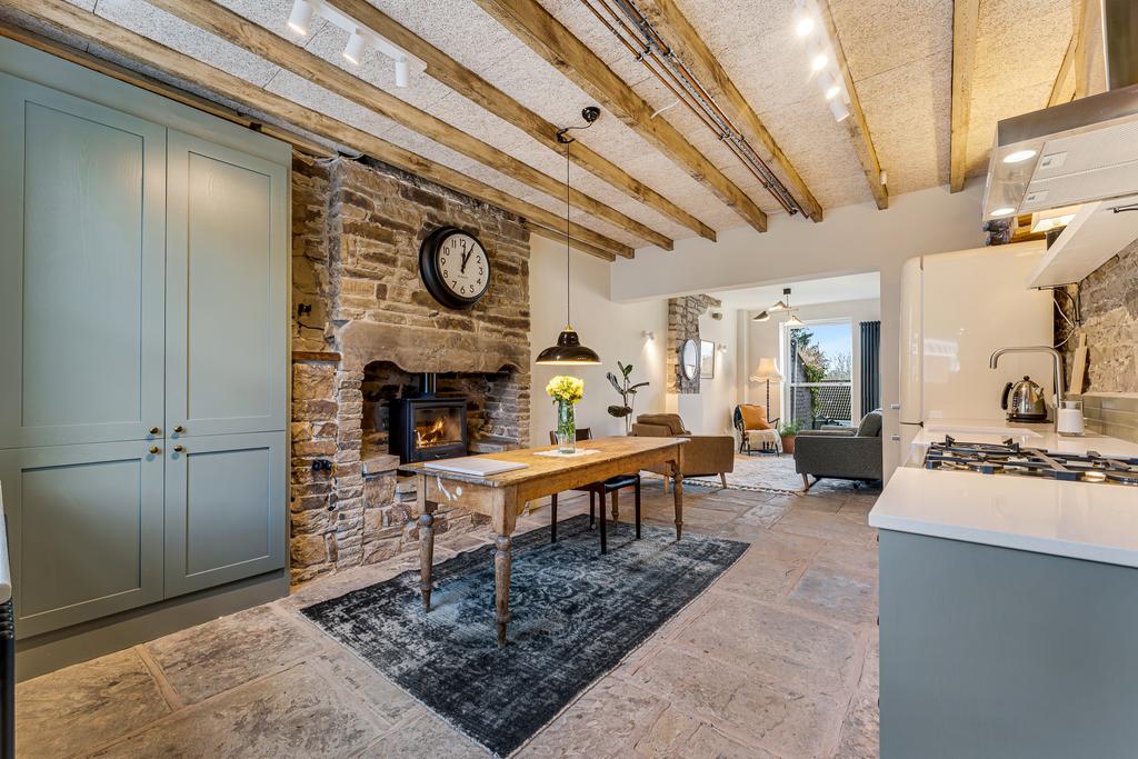 155 COMPSTALL ROAD kitchen 28.jpg