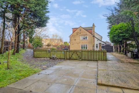 5 bedroom end of terrace house for sale, Bramley Gardens, South Oxhey, Watford, WD19