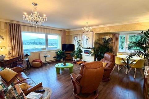 2 bedroom apartment for sale, Abbey Road, Llandudno