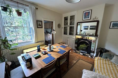 2 bedroom house to rent, Archbishops Place, SW2