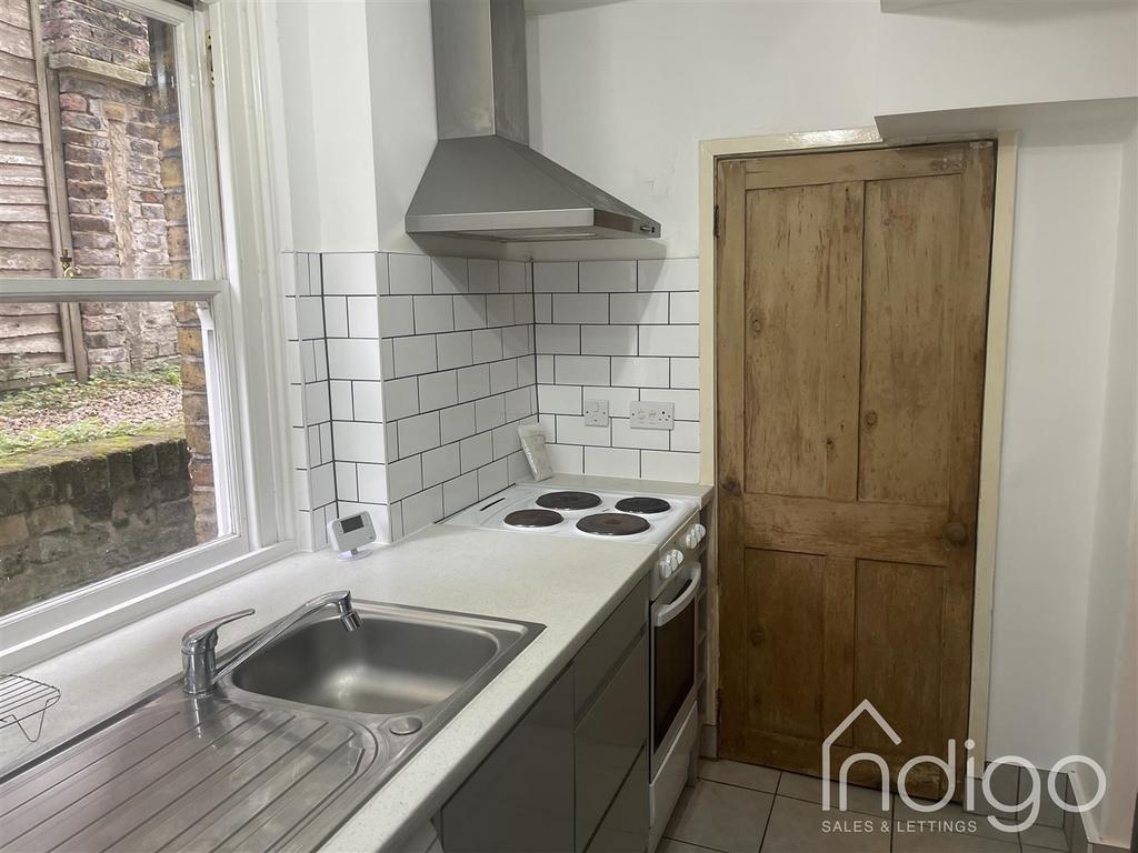 Kitchen 3.jpg