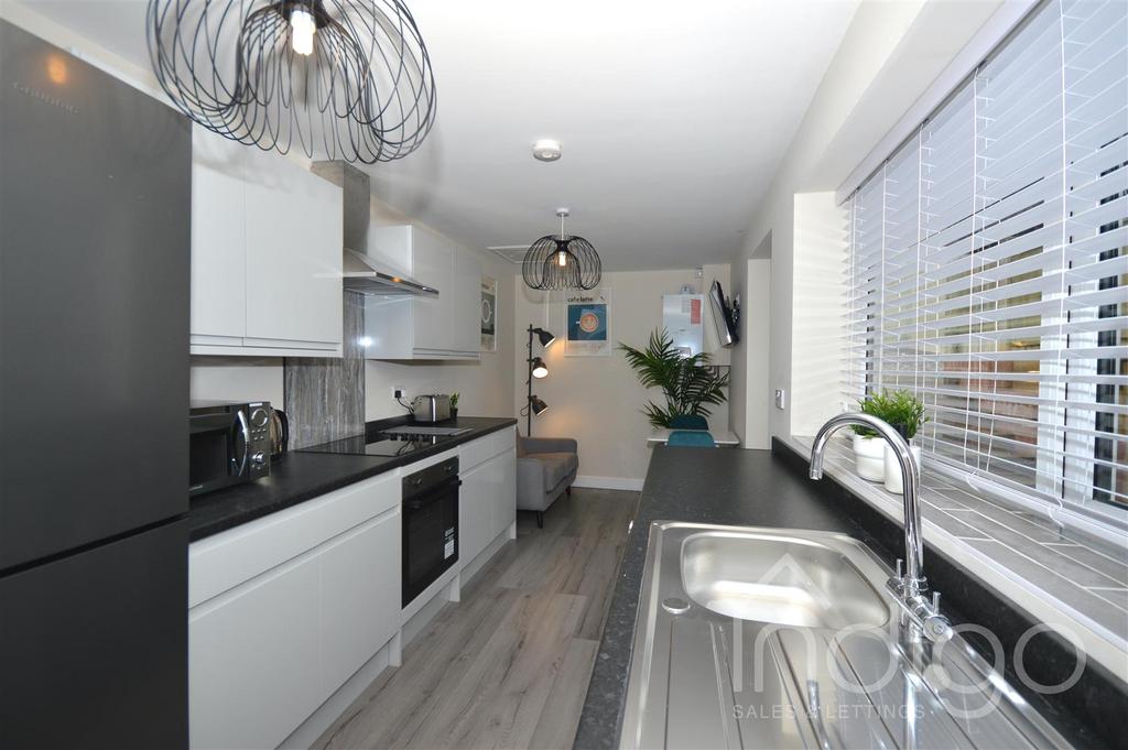 Kitchen.1.jpg