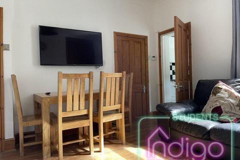 4 bedroom terraced house to rent, Duke Street, Newcastle