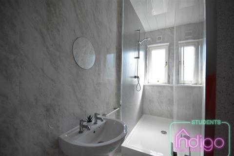 4 bedroom terraced house to rent, Duke Street, Newcastle