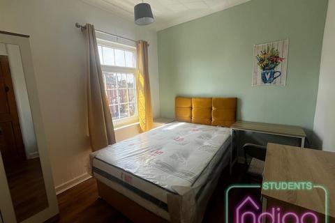 4 bedroom terraced house to rent, Duke Street, Newcastle