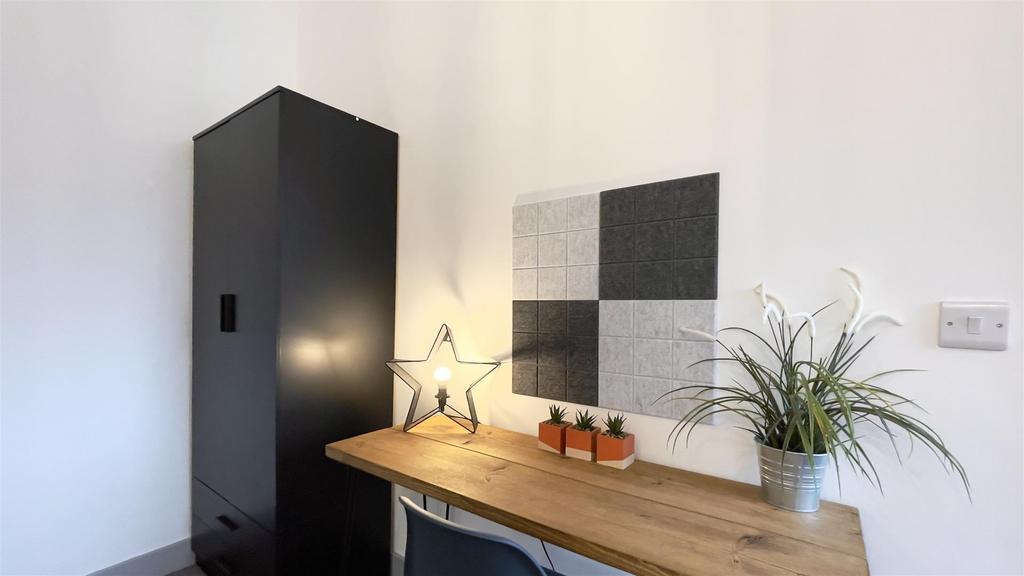 Room4.jpg