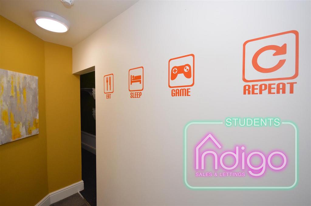 Rm corridor 2 21 Glebe Street (181).jpg