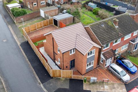 undefined, Kinmoor Close, Luton