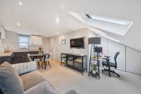 1 bedroom flat to rent, Garratt Lane, Earlsfield, London, SW18