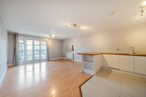 2 bedroom flat to rent, Hamilton House, Victory Place, Narrow Street E14
