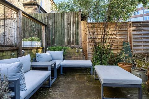 4 bedroom semi-detached house for sale, Chaffinch Road, Beckenham BR3