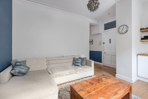 1 bedroom flat to rent, St Peters Place, Fountainbridge, Edinburgh, EH3