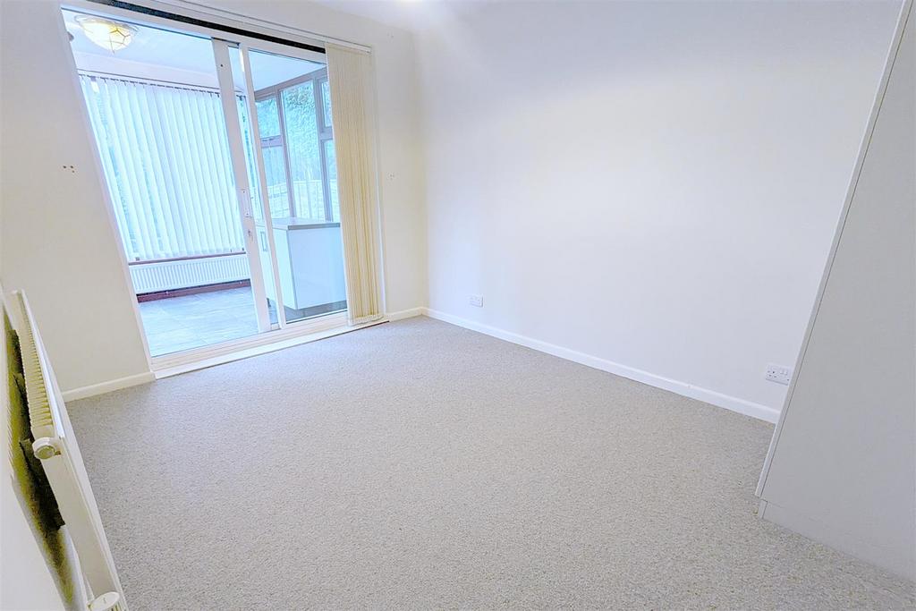 232 London Road - bedroom 2 NEW 3.jpg