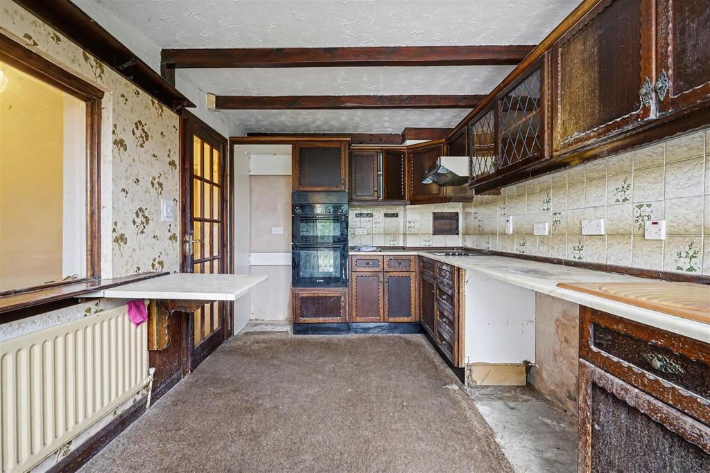 Kitchen 1 2.jpeg