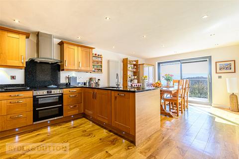 4 bedroom link detached house for sale, Crosland Edge, Meltham, Holmfirth, West Yorkshire, HD9