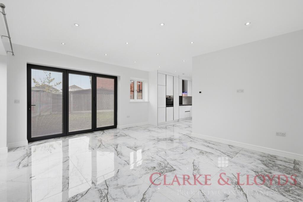 4 bed detached house for sale Station Approach, C