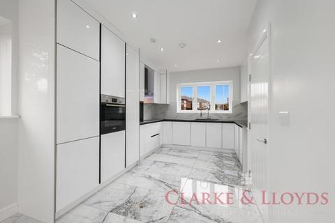 4 bedroom detached house for sale, Canvey Island SS8