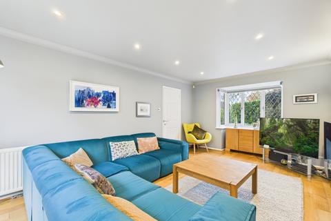 4 bedroom detached house for sale, The Mews, Bramley, RG26