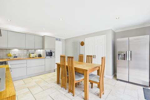 4 bedroom detached house for sale, The Mews, Bramley, RG26