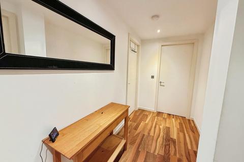 1 bedroom flat to rent, Riverside Way, Leeds, West Yorkshire, UK, LS1