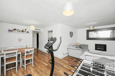 2 bedroom flat for sale, Spinning Wheel Mead, Harlow