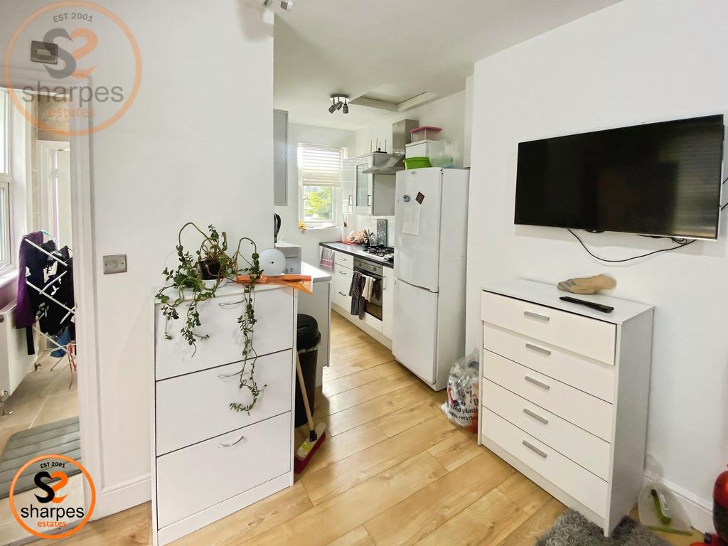 Cc2e5a22-kitchen.jpeg