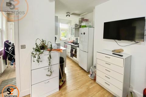 1 bedroom flat to rent, Room 4, 24a Kettering Street, London