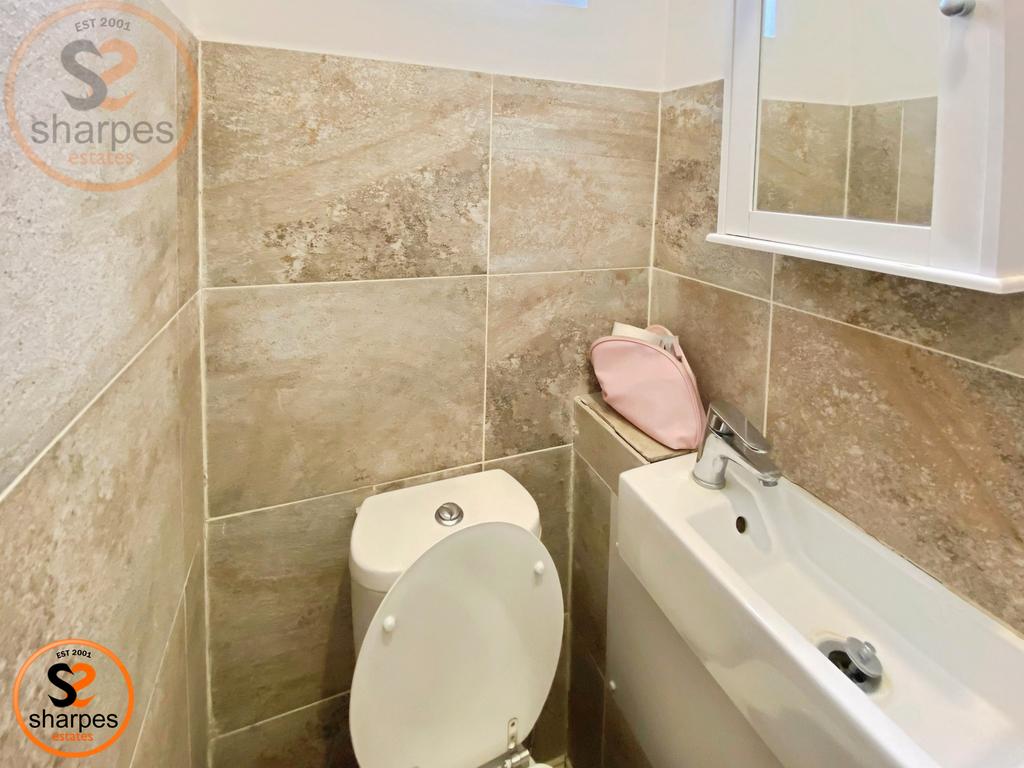33687e55-toliet.jpeg