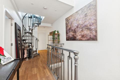 2 bedroom flat for sale, Linden Gardens, London, W2