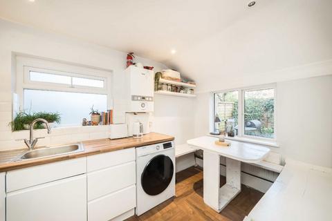 Studio for sale, North Side Wandsworth Common, London SW18