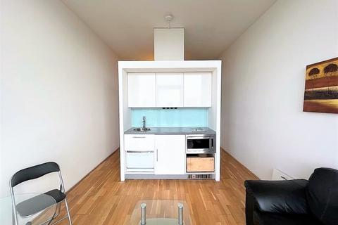 undefined, Abito, 85 Greengate, Salford M3