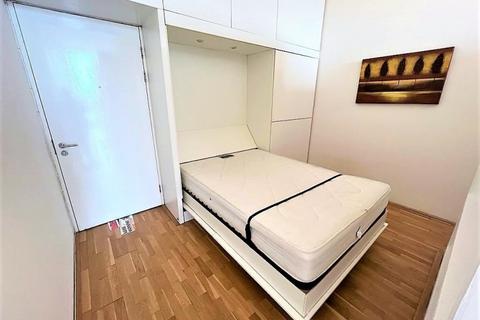 undefined, Abito, 85 Greengate, Salford M3