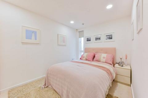2 bedroom flat to rent, Abbey Road, St John's Wood, London, NW8