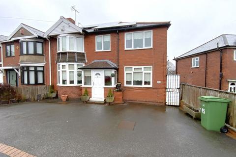 4 bedroom semi-detached house for sale, Beecher Road, Halesowen B63