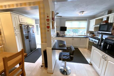 4 bedroom semi-detached house for sale, Beecher Road, Halesowen B63