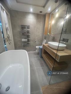 2 bedroom flat to rent, Craigroyston Grove, Edinburgh, EH4