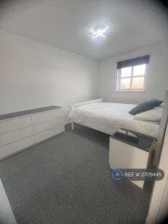 2 bedroom flat to rent, Craigroyston Grove, Edinburgh, EH4