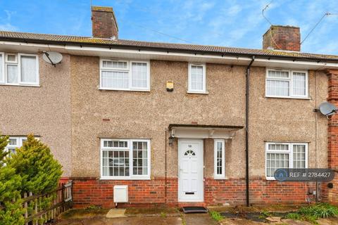 3 bedroom terraced house to rent, Waterbeach Road, Slough, SL1
