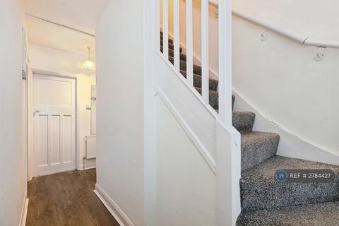 3 bedroom terraced house to rent, Waterbeach Road, Slough, SL1