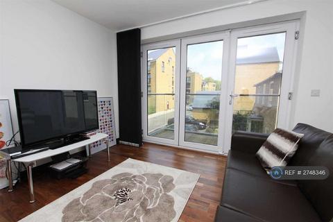 2 bedroom flat to rent, Denham, Uxbridge, UB9