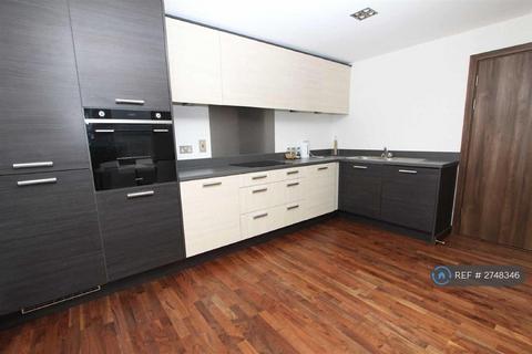 2 bedroom flat to rent, Denham, Uxbridge, UB9