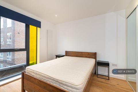 2 bedroom flat to rent, Waleorde Road, London, SE17