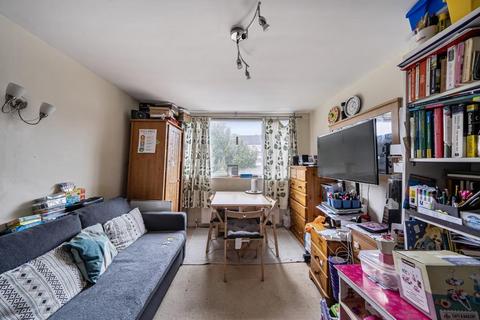 1 bedroom flat for sale, Sheen Road,  Richmond,  TW10