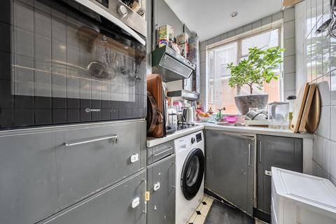 1 bedroom flat for sale, Sheen Road,  Richmond,  TW10