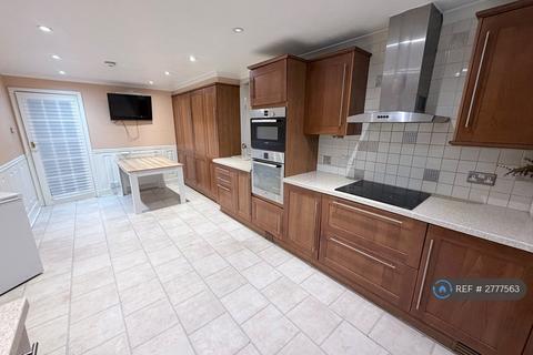 5 bedroom detached house to rent, Ebrington Road, Harrow, HA3