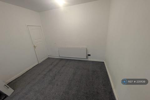 2 bedroom end of terrace house to rent, Church St, Huddersfield, HD1