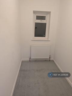2 bedroom end of terrace house to rent, Church St, Huddersfield, HD1