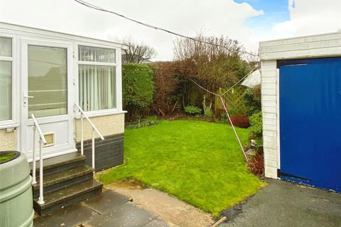 undefined, Lawrence Crescent, Heckmondwike, WF16