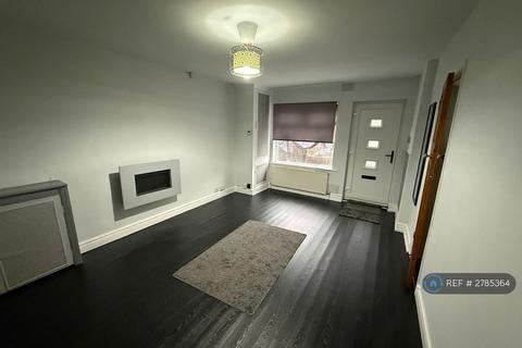 2 bedroom semi-detached house to rent, Westbury Place South, Leeds, LS10